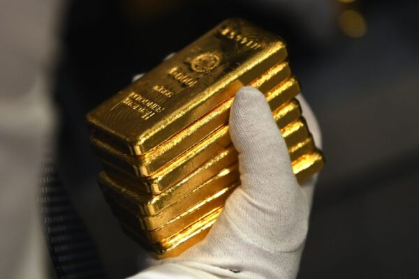 தங்கம், வெள்ளி விலை தொடர் சரிவு.. மக்கள் அடுத்த என்ன செய்ய வேண்டும்..? நிபுணர் அட்வைஸ்..!!