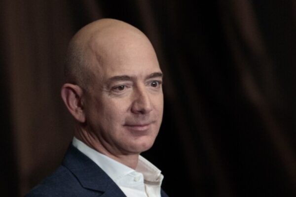 Alexa-வில் பாகுபாடு.. ஒரே ஒரு மெயில் போட்ட 19 வயது இளைஞர்.. வாழ்க்கையை மாற்றிய அமேசான் நிறுவனம்..!!