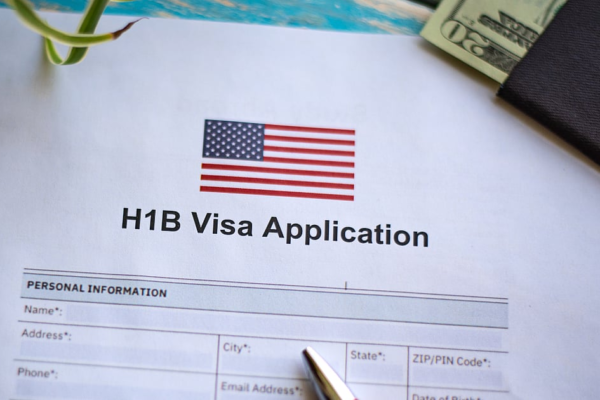 H1B Visa: யாரெல்லாம் 1 லட்சம் டாலர்கள் கட்ட வேண்டியதில்லை?|America clarifies who don’t want to pay 1 lakh dollar for H-1B visa?