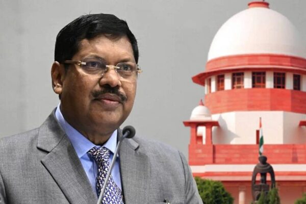CJI கவாய் மீது காலணி வீசிய வழக்கு: ராகேஷ் கிஷோர் மீது நடவடிக்கை எடுக்க மறுத்த நீதிமன்றம் | Supreme Court Declines Contempt Action Against Lawyer Who Threw Shoe at CJI Gavai