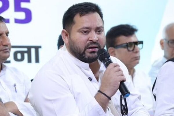 பீகார் தேர்தல் நெருங்கிய வேளையில் ஆர்.ஜே.டி-யில் 27 பேர் 6 ஆண்டுகளுக்கு நீக்கம்; கட்சி மேலிடம் நடவடிக்கை | As Bihar elections approach, 27 RJD members suspended for 6 years; party high command takes action