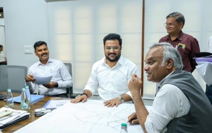 கலபுர்கியில் தெருக்களுக்கு தூய்மையான தோற்றத்தை அளிக்கும் வகையில் மின் கேபிள்களை பூமிக்கு அடியில் கொண்டு செல்ல திட்டமிடப்பட்டுள்ளது