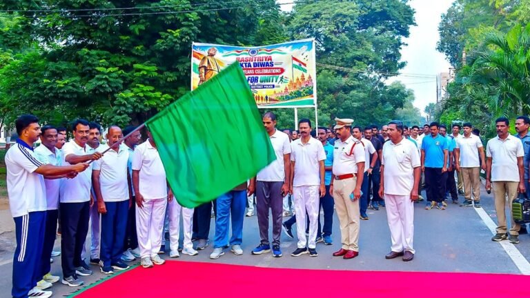 ஓங்கோலில் ‘ஒற்றுமைக்கான ஓட்டம்’ நிகழ்ச்சியை பிரகாசம் எஸ்பி கொடியசைத்து துவக்கி வைத்தார்