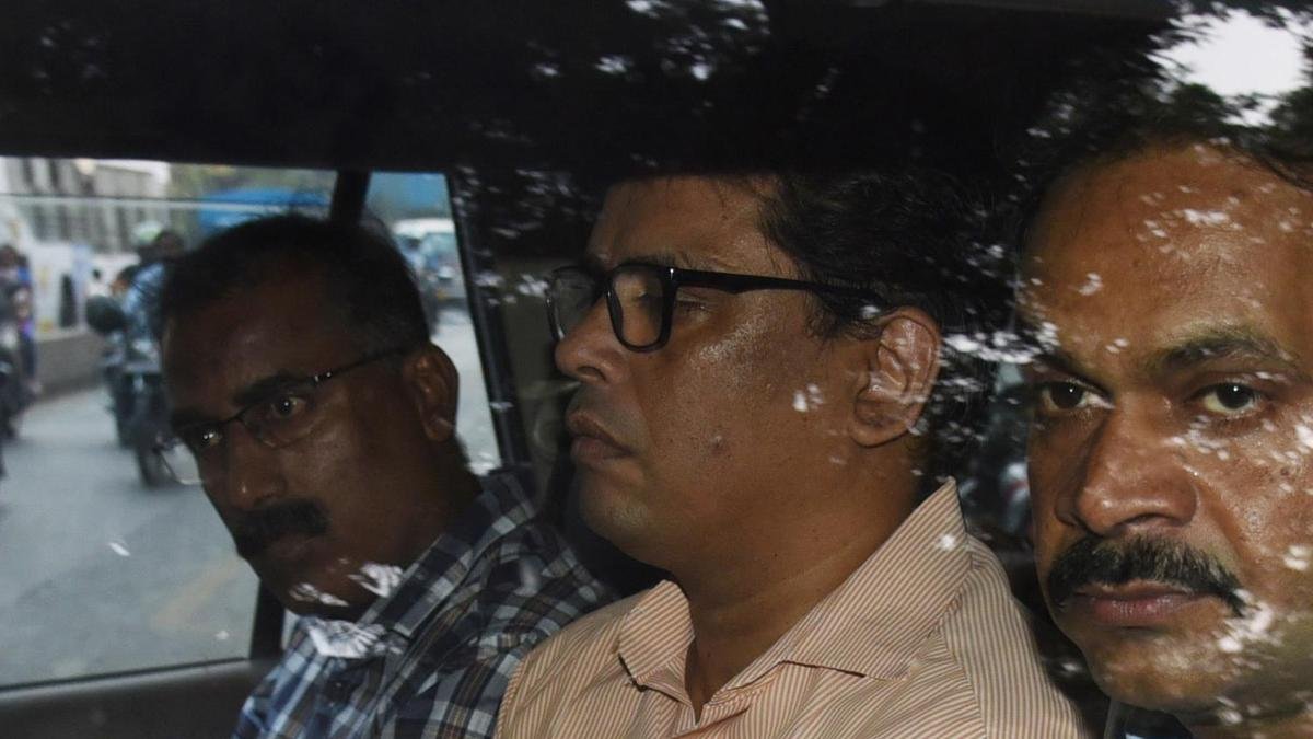 சட்ட விரோதமாக கைது செய்யப்பட்ட நபருக்கு ₹2 லட்சம் இழப்பீடு வழங்க மகாராஷ்டிர அரசுக்கு உயர்நீதிமன்றம் உத்தரவிட்டுள்ளது