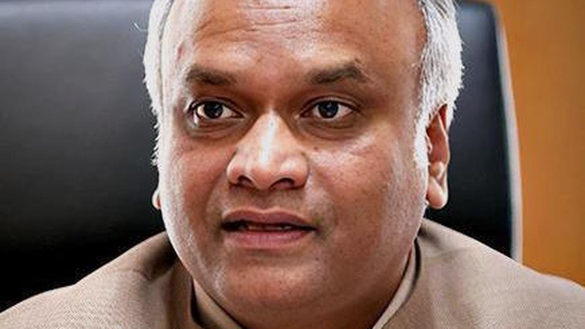 கர்நாடகம் ஒவ்வொரு தாலுகாவிலும், முக்கிய ஹோப்ளிகளிலும் தீயணைப்பு நிலையங்களை அமைக்க வேண்டும்