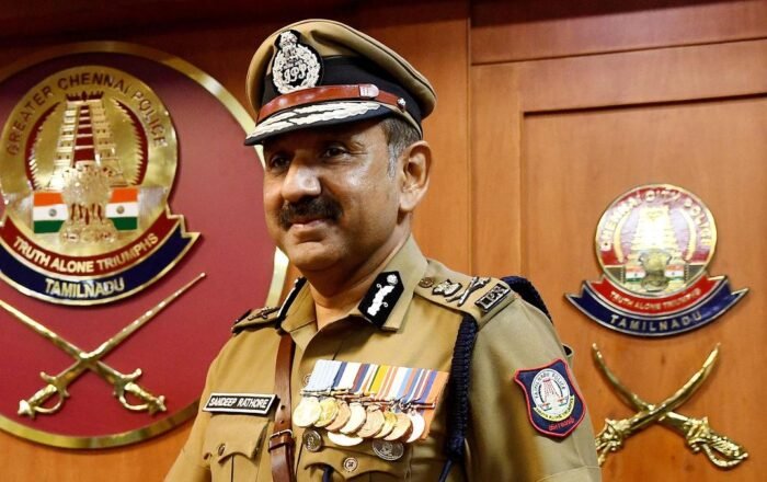 தேனி சிறையில் அடைக்கப்பட்ட சில நாட்களுக்குப் பிறகு, தமிழக சிறைத்துறை டிஜிபி சந்தீப் ராய் ரத்தோர் இடமாற்றம் செய்யப்பட்டார்