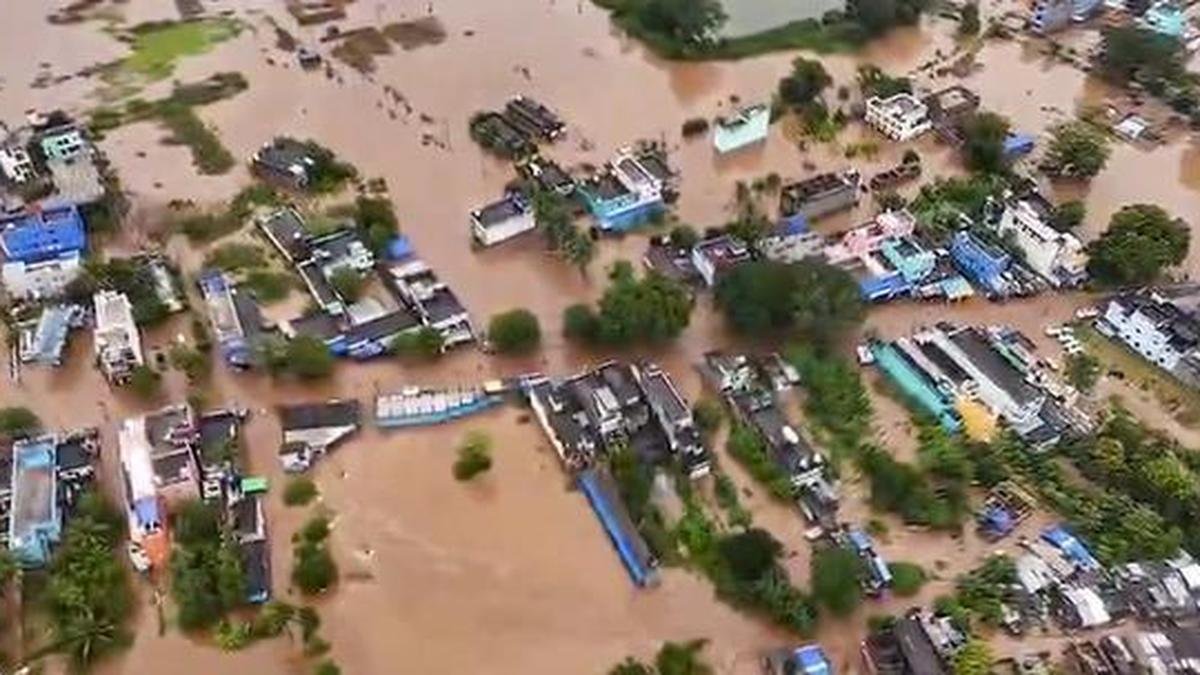 சூறாவளி அர்னாப் லைவ்: ஒடிசாவில் சூறாவளி அழிவை ஏற்படுத்தியது, 9 மாவட்டங்களில் 55,000 க்கும் மேற்பட்டோர் வெளியேற்றப்பட்டனர்
