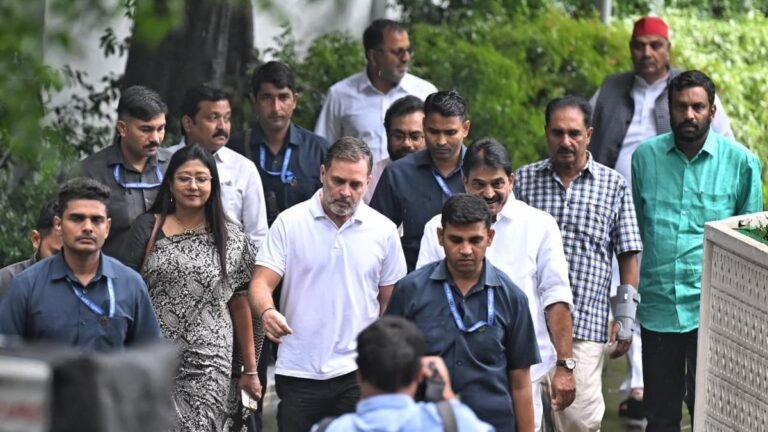 CEC இன் இந்தியா பிளாக்கின் ‘பொது குற்றச்சாட்டு’ ஒரு நாள் ஒத்திவைக்கப்பட்டது; நவம்பர் 1ம் தேதி சலோ டில்லி அணிவகுப்பு